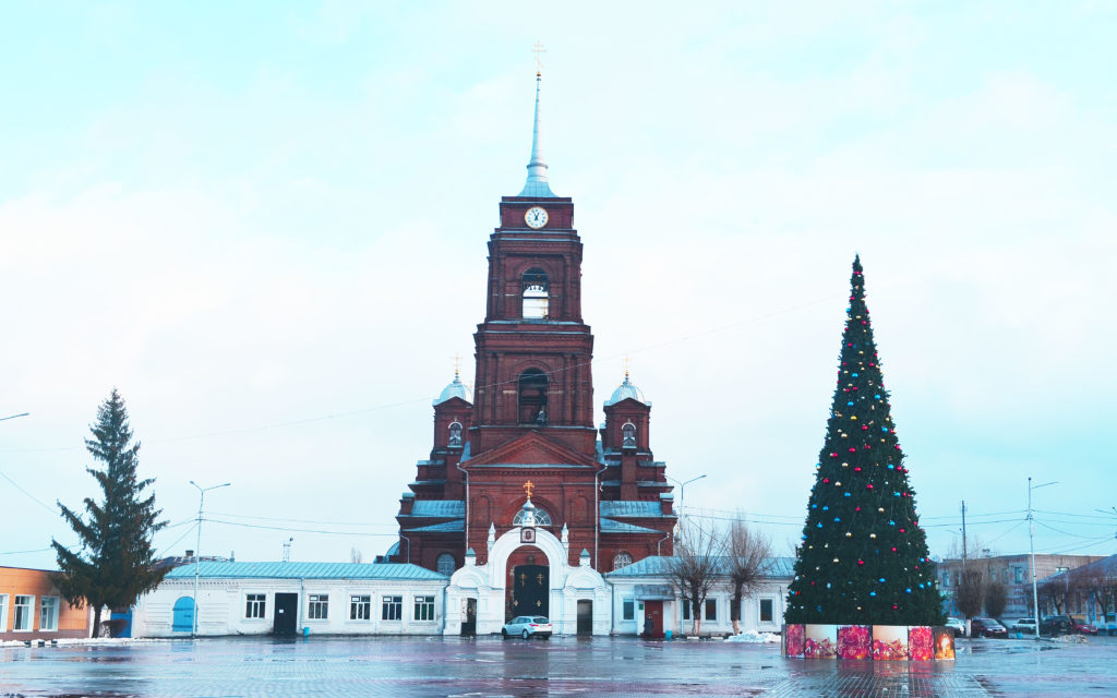 Спасо-Преображенский собор и новогодняя елка. Площадь Воли в Бутурлиновке